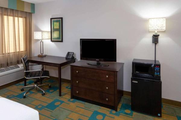 Workspace - La Quinta Inn by Wyndham Sheboygan