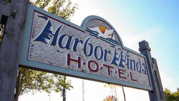 Harbor Winds Hotel