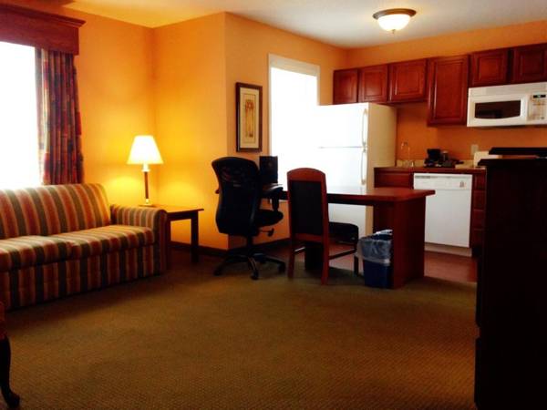 Workspace - GrandStay Hotel & Suites Downtown Sheboygan