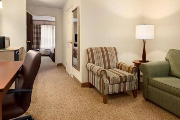 Workspace - Country Inn & Suites by Radisson Stevens Point WI