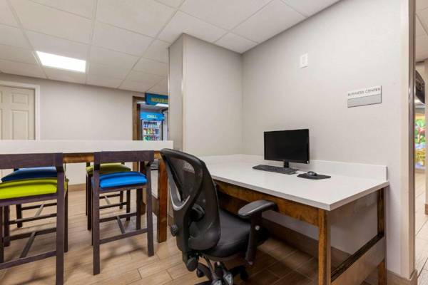 Workspace - Clarion Pointe Tomah