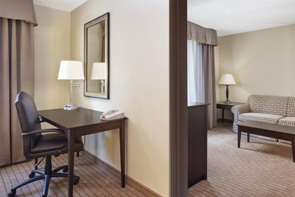 Workspace - Holiday Inn Express & Suites Madison-Verona an IHG Hotel