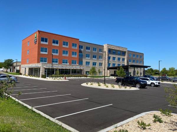 Holiday Inn Express & Suites - Madison West - Middleton an IHG Hotel