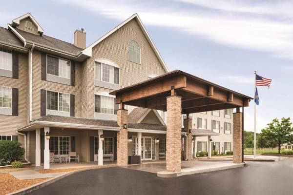 Country Inn & Suites by Radisson West Bend WI