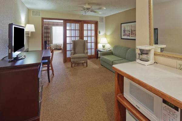 Country Inn & Suites by Radisson West Bend WI