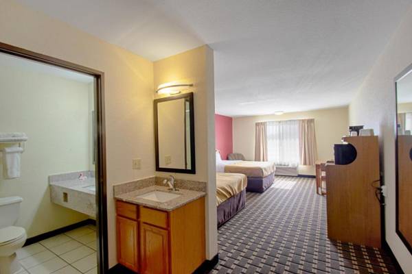 Econo Lodge Inn & Suites