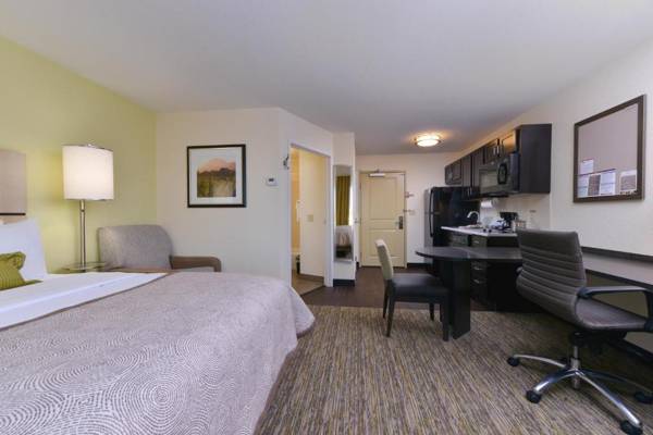 Workspace - Candlewood Suites Casper an IHG Hotel