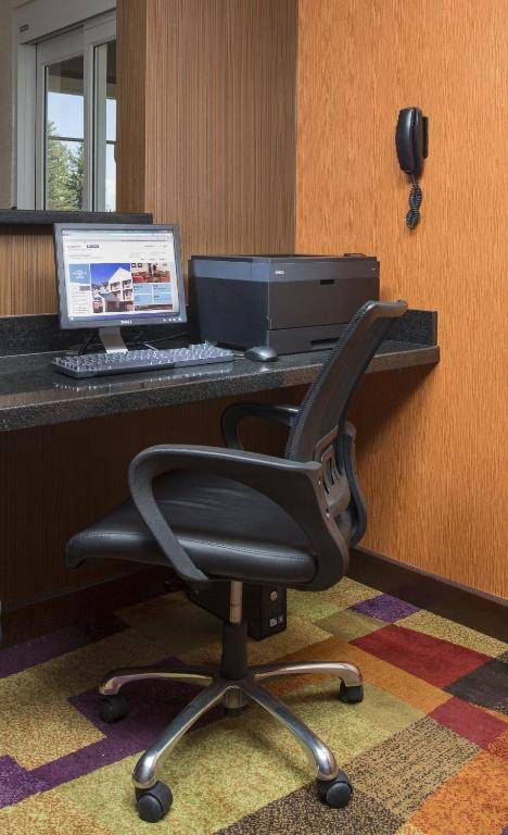 Workspace - Fairfield Inn & Suites Cheyenne