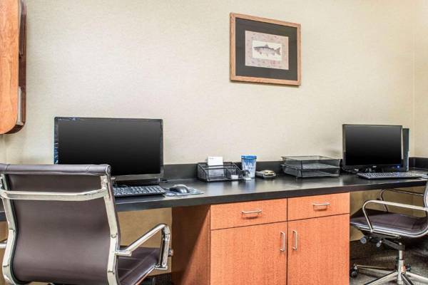 Workspace - Comfort Inn & Suites Sheridan