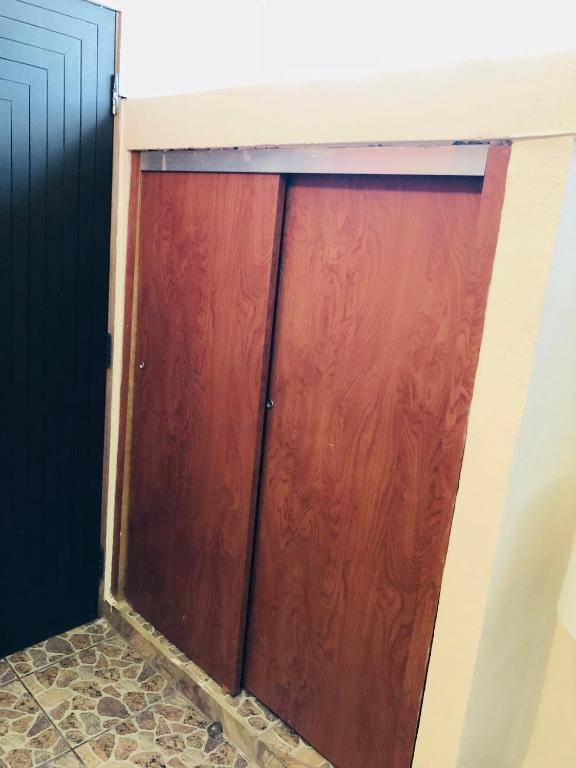 Cozy apartment with pkg and laundry. Pet friendly