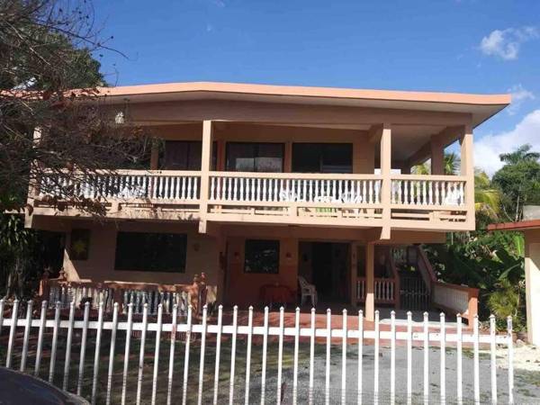 Brisas Del Mar 1/1 Front Beach Apartment