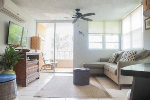 Rooftop Terrace Laundry Pool LV 206