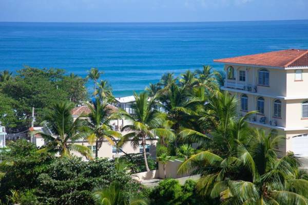 Two bedroom villa Penthouse rooftop terrace steps from Sandy Beach PRV 301Sandy Beach and the west