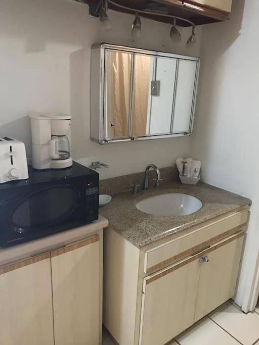 Non Stop party Apartment Condo