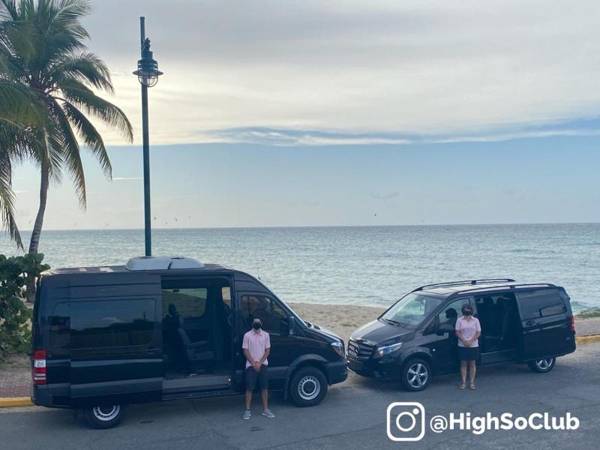 S3 at HighSoClub with Pool and Private Shuttle