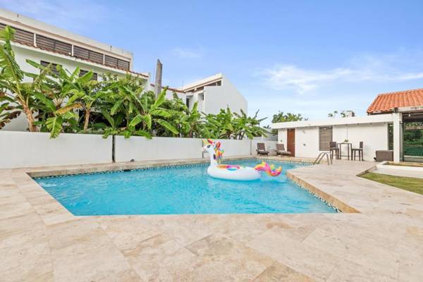 M2 with Driver Pool and half off tours
