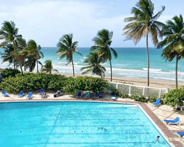 KASA Brisa Marina - 1 bed 1 bath for 2 OCEAN VIEW BALCONY BEACHFRONT CONDO POOL