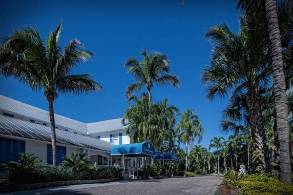 Olde Marco Island Inn and Suites
