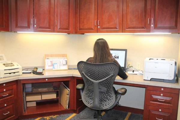 Workspace - Hampton Inn & Suites Staten Island