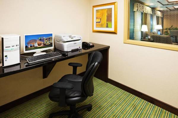 Workspace - Holiday Inn Express Hotel & Suites Newport South an IHG Hotel