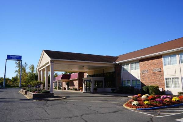 Rodeway Inn & Suites Bradley Airport