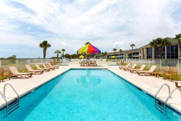 Days Inn & Suites by Wyndham Jekyll Island