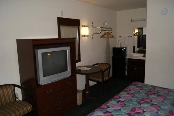 American Inn and Suites