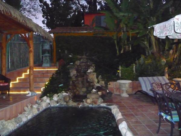 Woodland Hills Calabasas Guesthouses