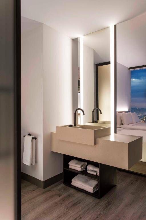 AC Hotel by Marriott Downtown Los Angeles