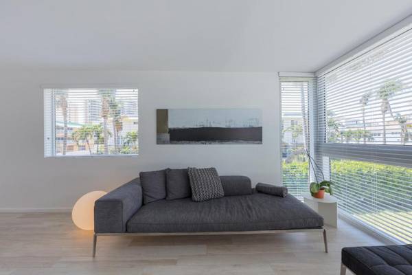 Beach Haus Key Biscayne Contemporary Apartments