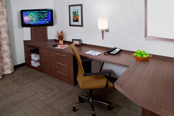 Workspace - Candlewood Suites - Chester - Philadelphia an IHG Hotel