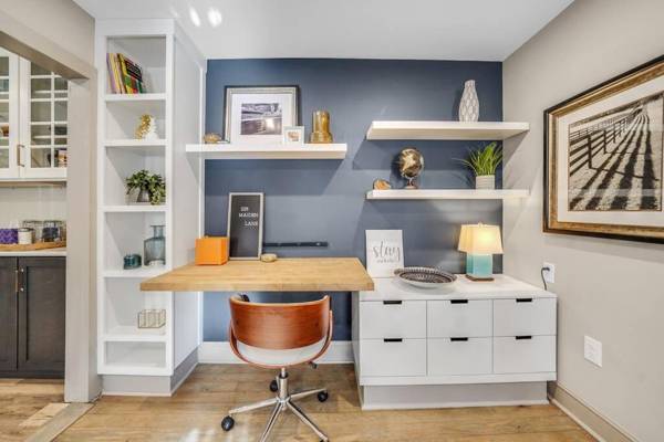 Workspace - Luxury Apartment in Historic Carriage House