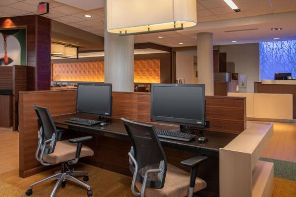 Workspace - Fairfield Inn & Suites by Marriott Harrisburg International Airport