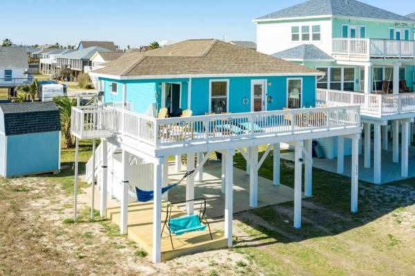 Sunset Sanctuary - Adorable Beach Bungalow with Gorgeous Gulf Views!