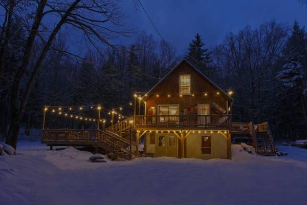 Dream Stratton Forest Cabin with Hot Tub and Fast WiFi