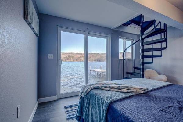 Modern Winnipesaukee Lake Front Retreat Naples