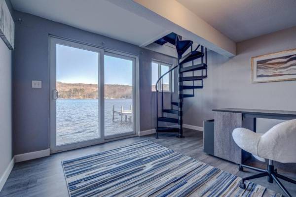 Workspace - Modern Winnipesaukee Lake Front Retreat Naples