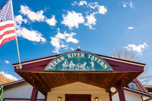 Clear River Inn and Tavern