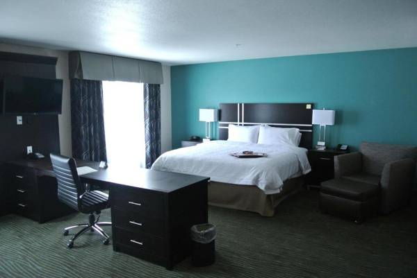 Workspace - Hampton Inn Carrizo Springs