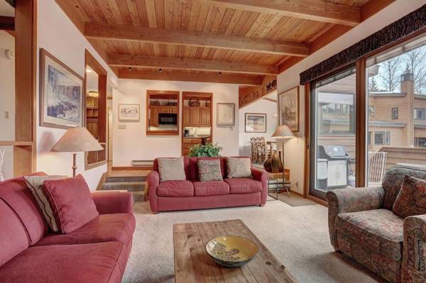 Tennis Townhomes 1326