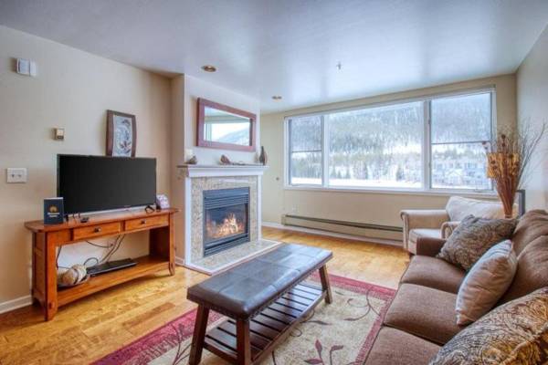 1 Bedroom Mountain Condo in Lakeside Village Near Keystone Lake with Complimentary Shuttle Service