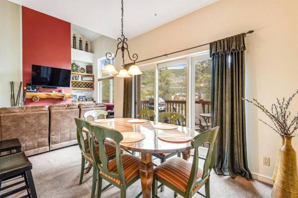 3 Bedroom Townhouse next to Keystone Lake Free Shuttle Hot Tub and Sauna