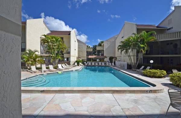 NEW Updated Siesta Key Vacation Rental with Heated Pool Access