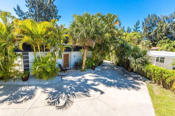 Crescent Street Manor