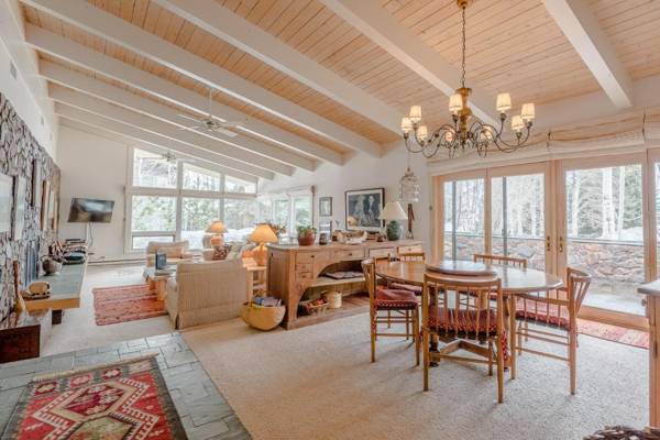 Saddle Rd Home - Private Home with a Great Yard and Sun Valley Resort Amenities