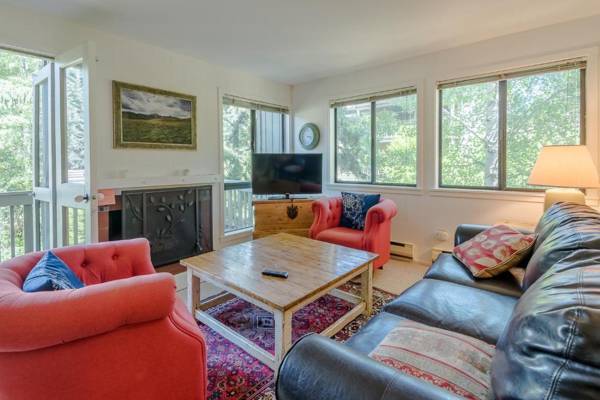 One bedroom Cottonwood with community pool hot tub tennis and golf