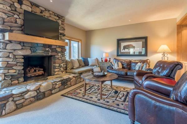 Wildflower Condo 615 - Spectacular Bald Mountain Views and Sun Valley Pool