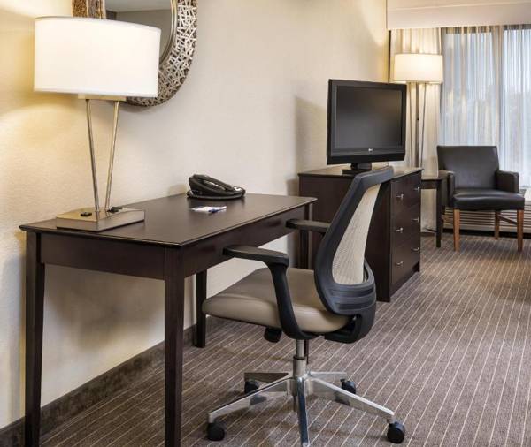 Workspace - Holiday Inn Express Hotel & Suites Minneapolis - Minnetonka an IHG Hotel