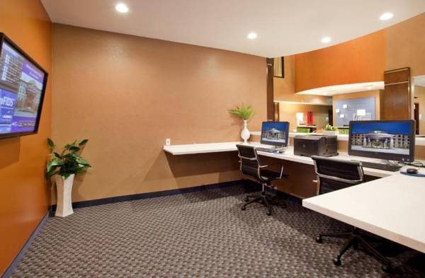 Workspace - Holiday Inn Express & Suites St Louis Airport an IHG Hotel