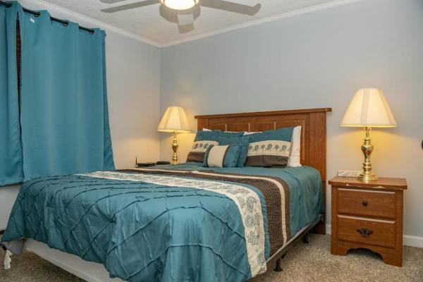 Stroll to Slopes Village Area Ski in-out MtLodge 219